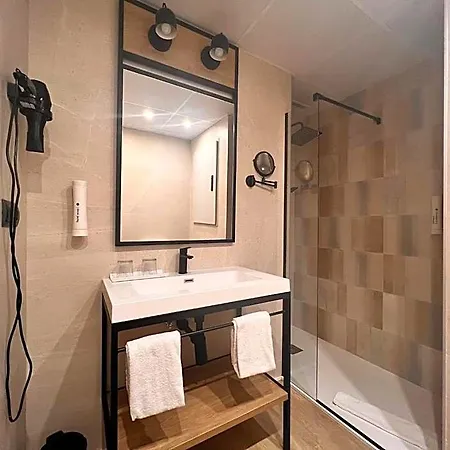 Maya Hotel 3*