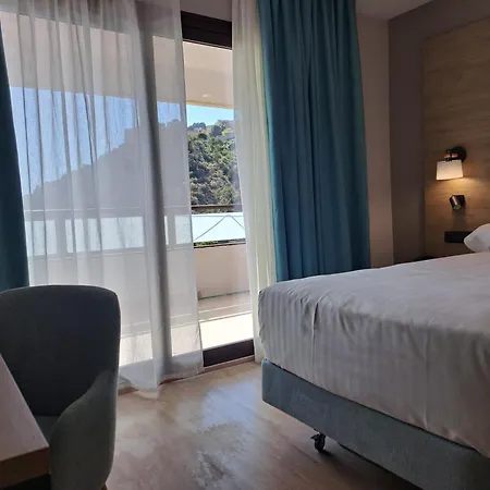 Maya Hotel 3*